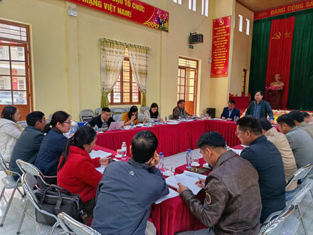 Kinh tế - Chính trị