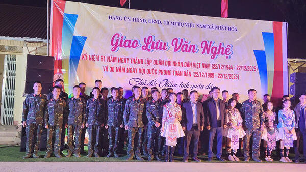 Giao lưu văn nghệ chào mừng kỷ niệm ngày QĐND Việt Nam tại thôn Tiến Hậu