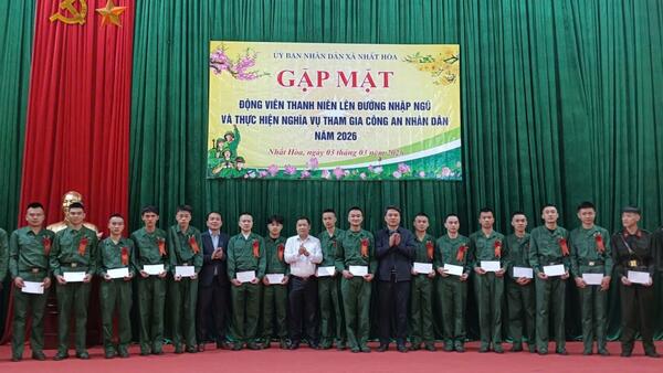 XÃ NHẤT HÒA GẶP MẶT, ĐỘNG VIÊN  THANH NIÊN TRƯỚC KHI LÊN ĐƯỜNG NHẬP NGŨ NĂM 2026