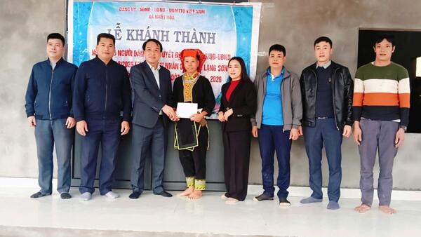 Đảng Ủy – HĐND - UBND - Ủy ban Mặt trận Tổ quốc Việt Nam xã Nhất Hòa đã tổ chức thăm hỏi, động viên và bàn giao nhà ở cho các hộ nghèo, hộ cận nghèo và hộ có hoàn cảnh khó khăn về nhà ở