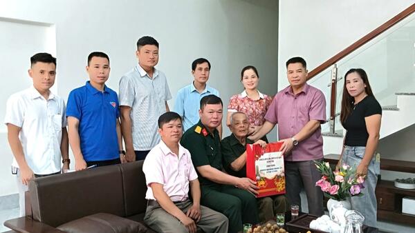 NHẤT HÒA THĂM, TẶNG QUÀ GIA ĐÌNH CHÍNH SÁCH, NGƯỜI CÓ CÔNG NHÂN DỊP KỶ NIỆM 79 NĂM NGÀY THƯƠNG BINH - LIỆT SĨ