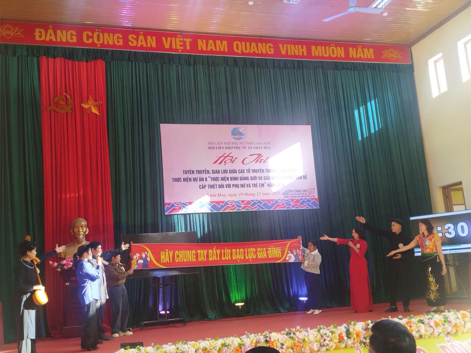 Phần thi chào hỏi